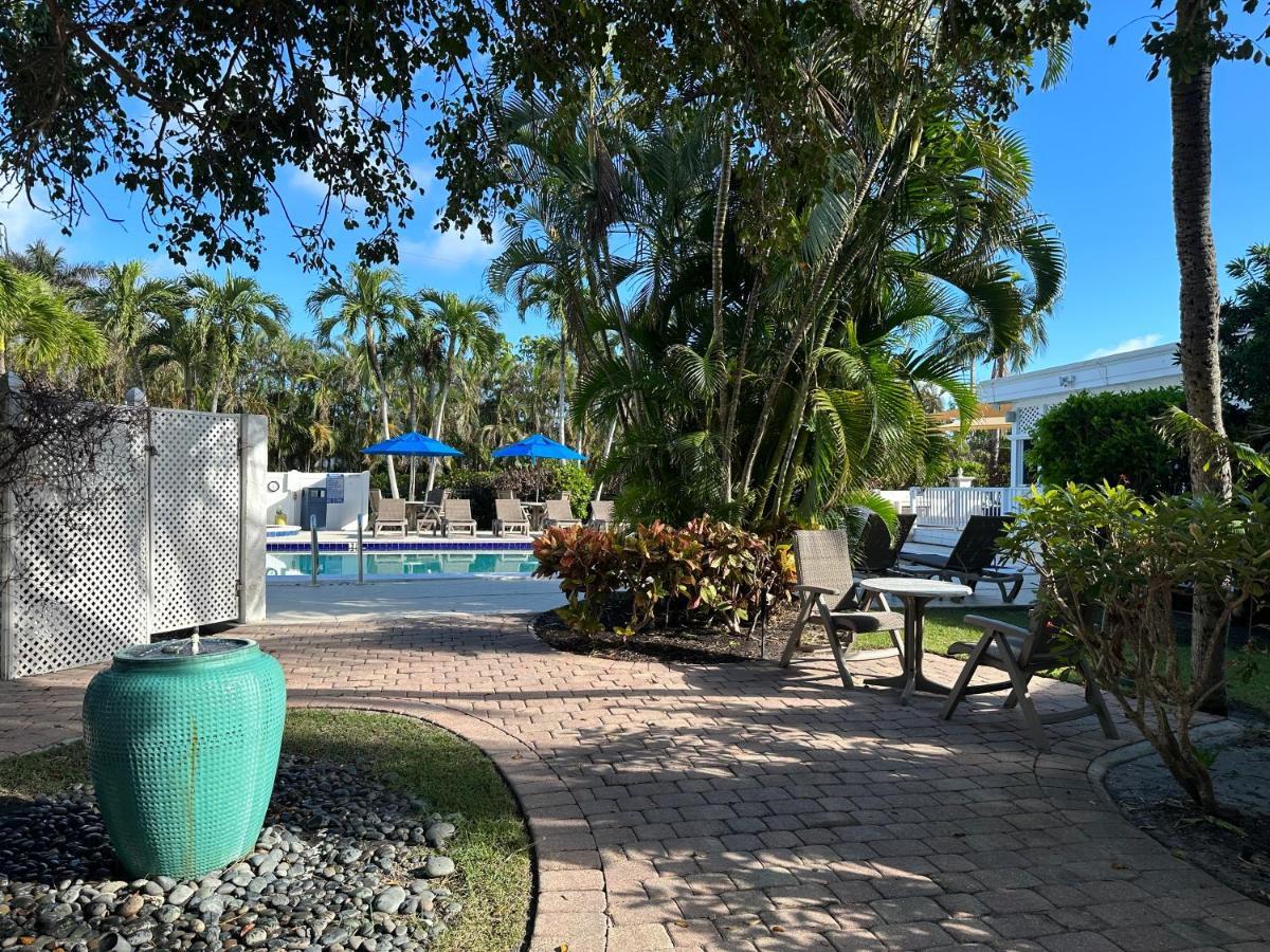 Olde Marco Inn Marco Island Bagian luar foto